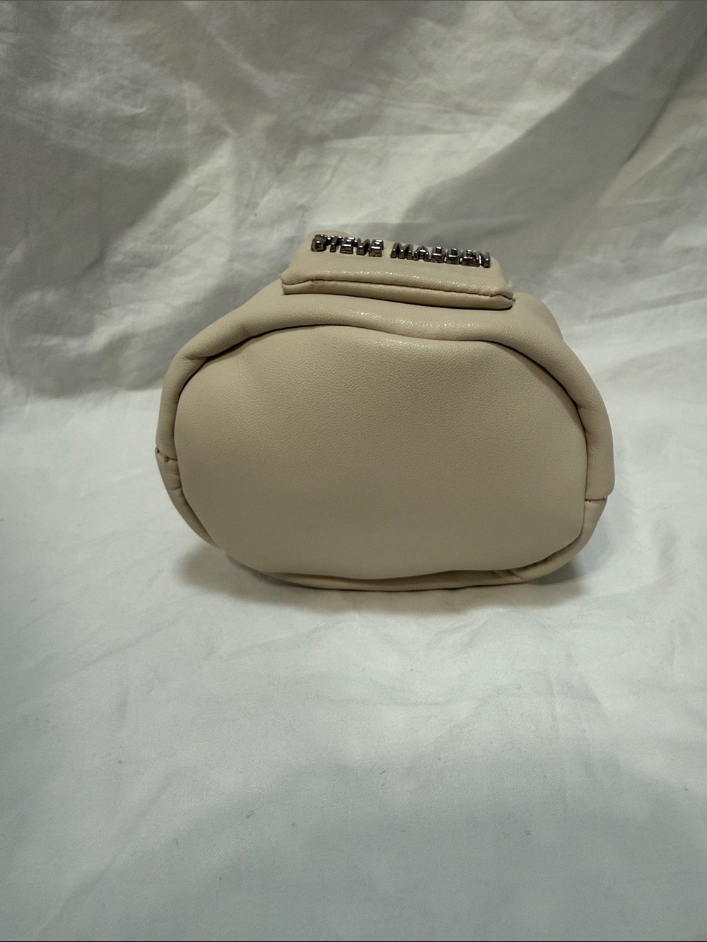 NWOT Women’s Steve Madden Cream Mini Drawstring Pouch Bag Keychain. One Size. - Picture 6 of 7